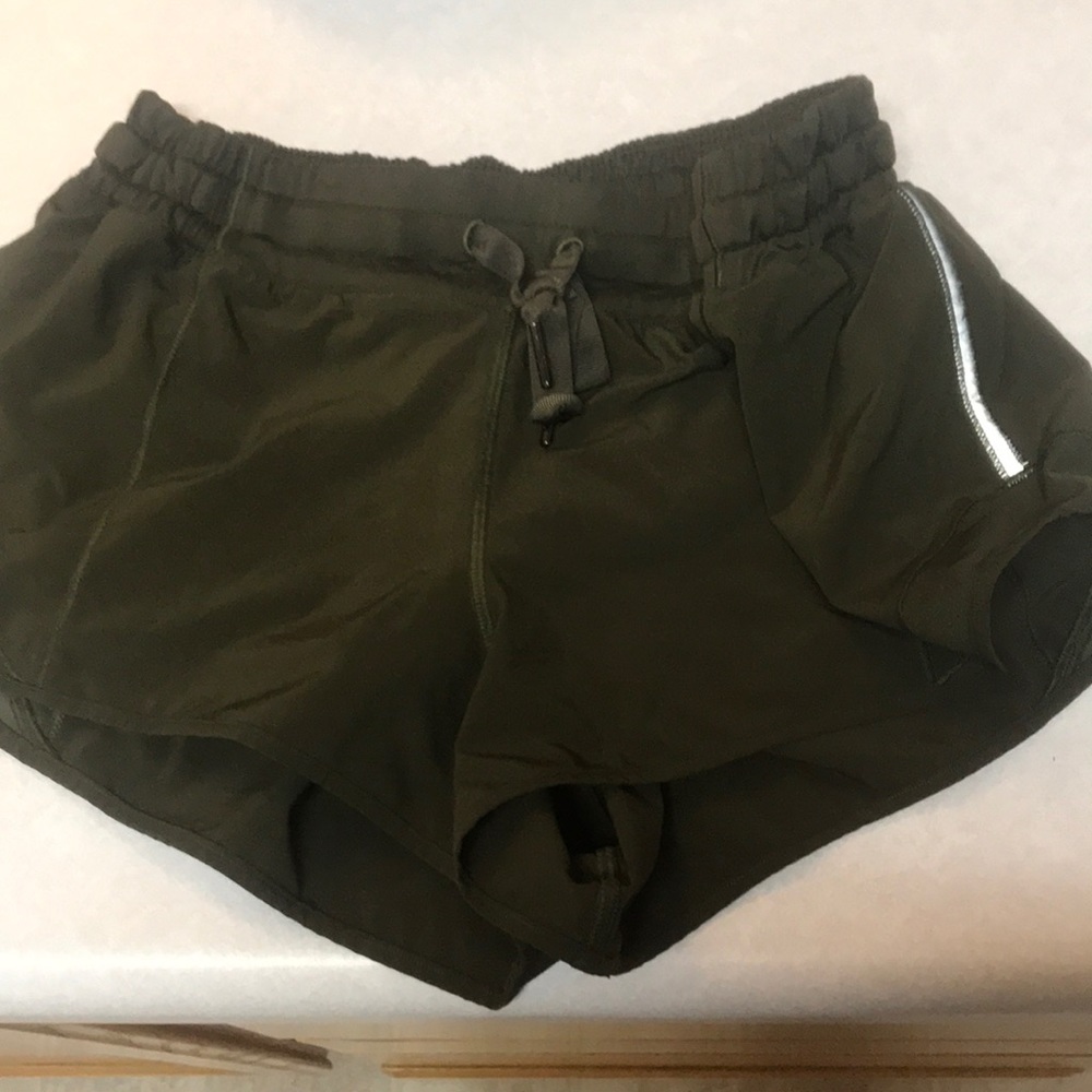 Lululemon hottie hot shorts 2.5 in inseam